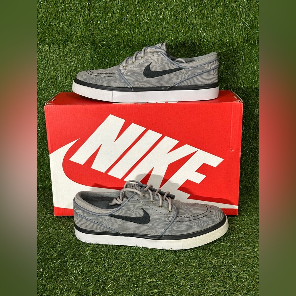 NIKE SN STEFAN JANOSKI ZOOM, SIZE 6 MENS, COOL GREY/ BLACK/ ASH GREY, BRAND NEW